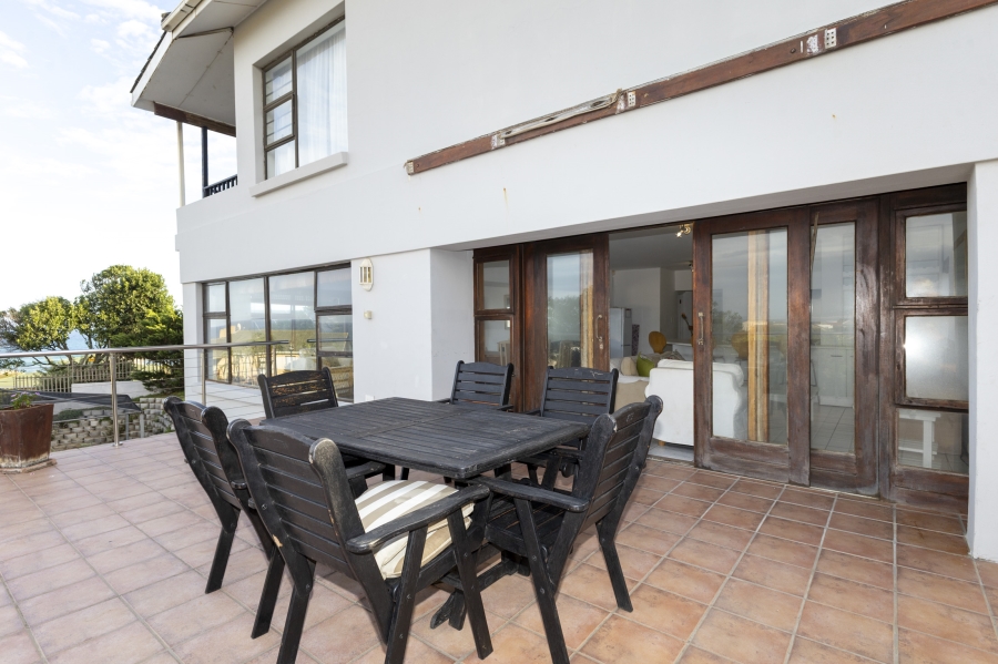 8 Bedroom Property for Sale in West Beach Eastern Cape
